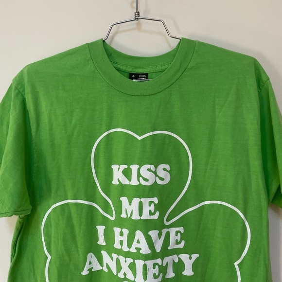 NWOT Screen Stars Urban Outfitters Exclusive Kiss Me Tee Size Small - Picture 7 of 12